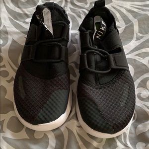 New Nike sneakers without tags and box never worn